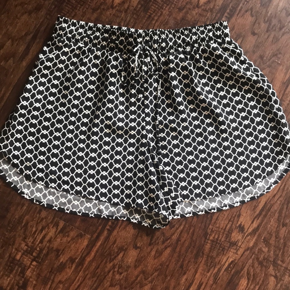 Black and white flowy shorts
